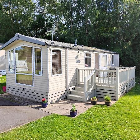 Holiday Home Sleeps Six Saint Leonards Exterior foto