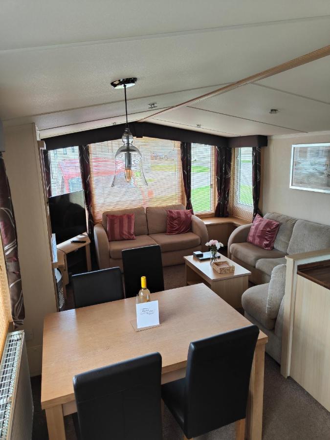 Holiday Home Sleeps Six Saint Leonards Exterior foto